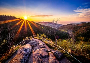 Sonnenuntergang auf dem Wiedenfelsen über Bühlertal