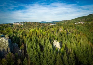Herta Hütte bei Bühlertal mit Bühlerhöhe, Grundig Klinik und Kurhaus Plättig im Hintergrund