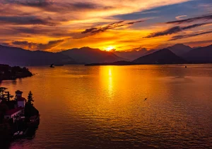 Sonnenuntergang in der Bucht von Laven am Lago Maggiore