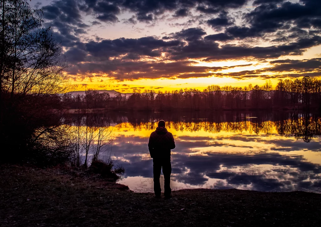Morgenstimmung am Urloffer Baggersee mit Blick in Richtung Hornisgrinde